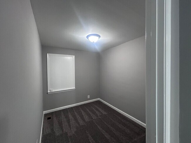 Foto del edificio - Baltimore - 2 Bedrooms + Den and 1 baths Available!