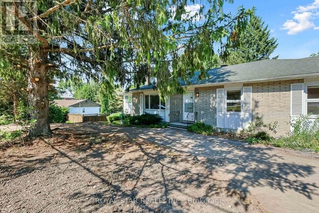 Building Photo - 10 Delong Dr