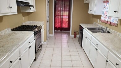 Building Photo - 511 Ponderosa Dr