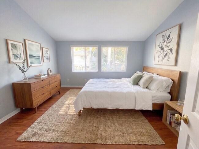 Foto del edificio - 3709 Las Flores Canyon Rd