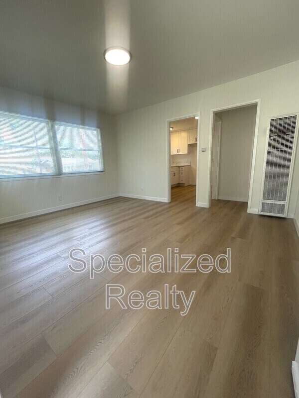 Foto del edificio - 500 Hill Dr