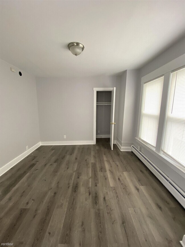 Building Photo - 1 br, 1.5 bath  - 195 Kimberly Avenue