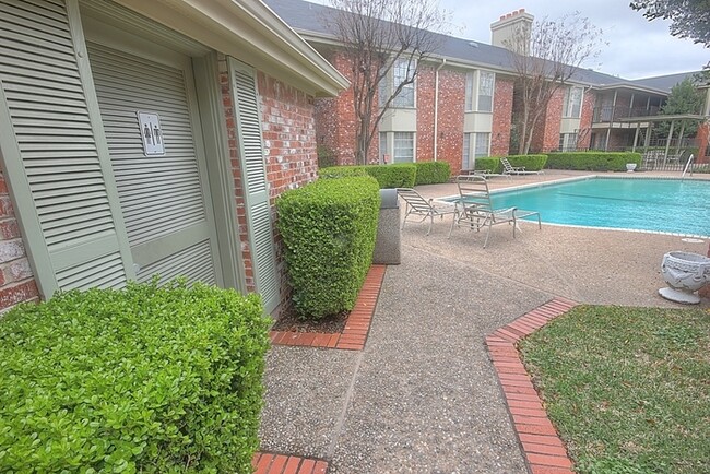 Building Photo - 7920 Rockwood Ln