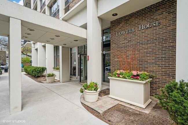 Building Photo - 88 W Schiller St