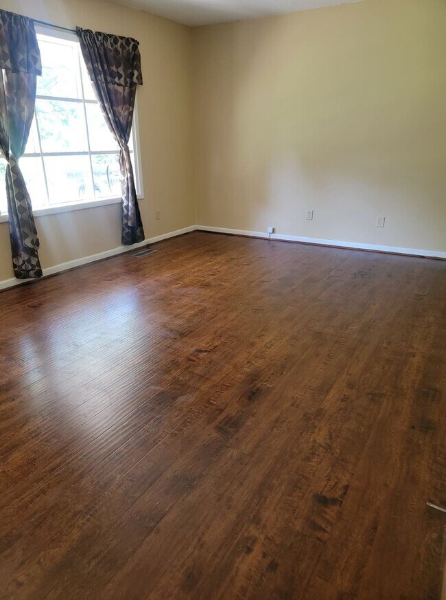 Foto del edificio - Spacious 4BR/2BA single family home in Ann...