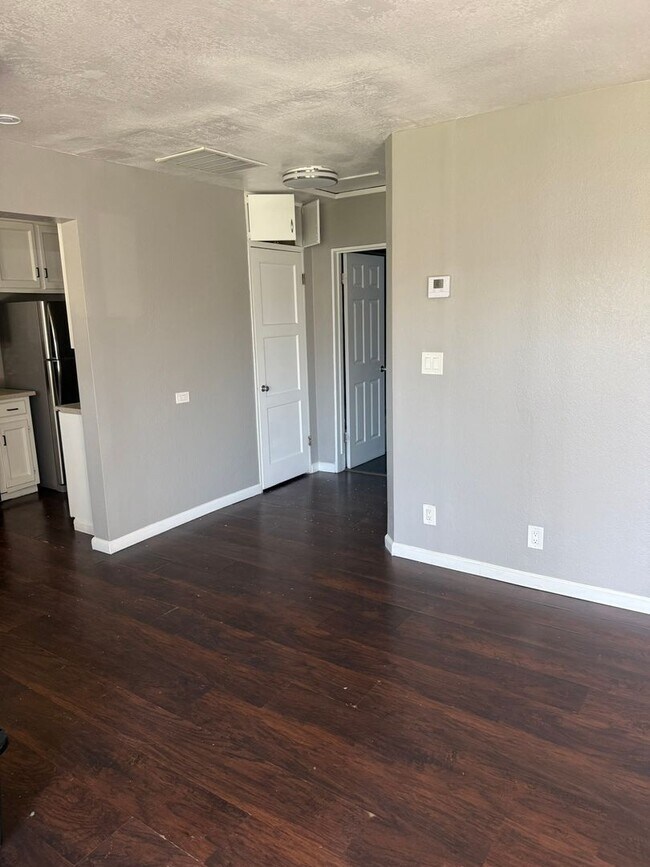 Foto del edificio - 1/2 off 1st Months Rent!!!!