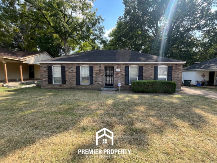 Photo - 3199 Morningview Drive, Memphis, TN 38118 - Charming 3 Bedroom Home for Rent!