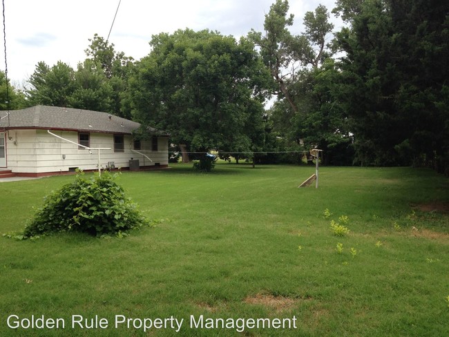 Building Photo - 11 Ensign Dr