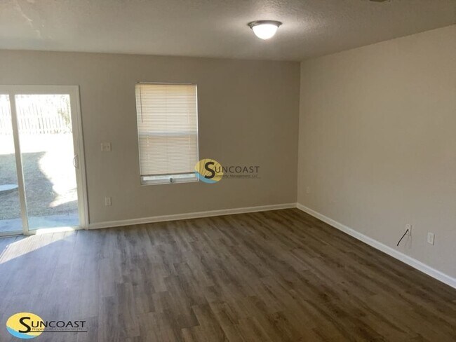 Foto del edificio - 8339 Woods Ave