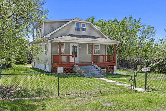 Building Photo - 3901 Coolidge Ave