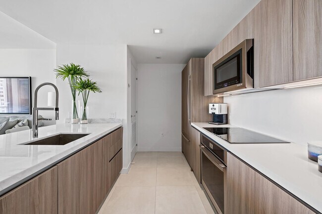 Foto del edificio - 401 N Birch Rd