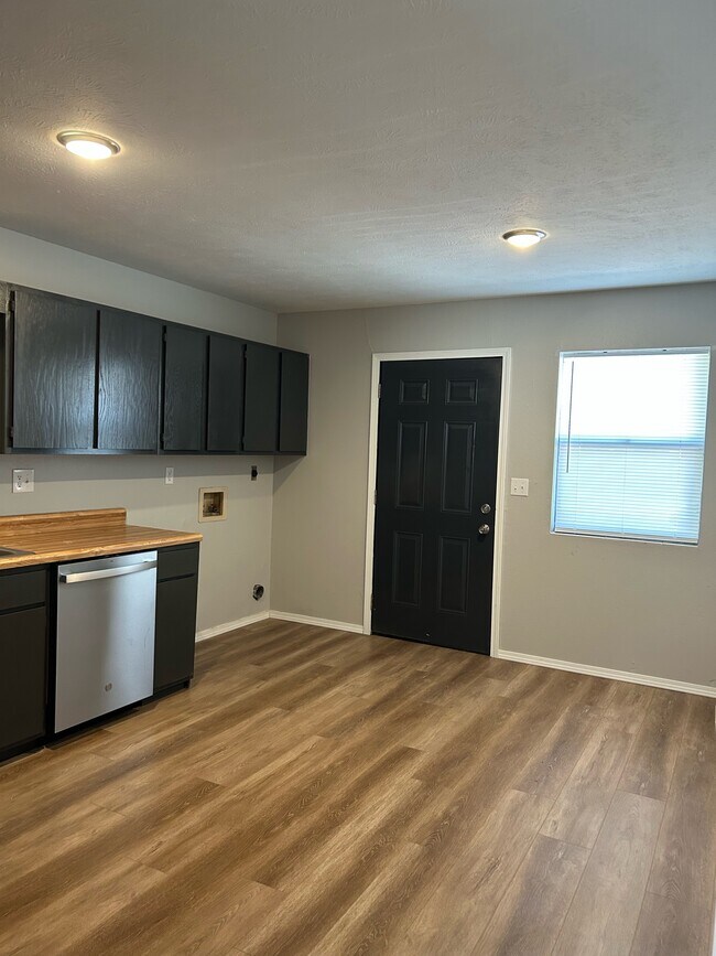 Foto del edificio - 172 Brooke Lynn Dr