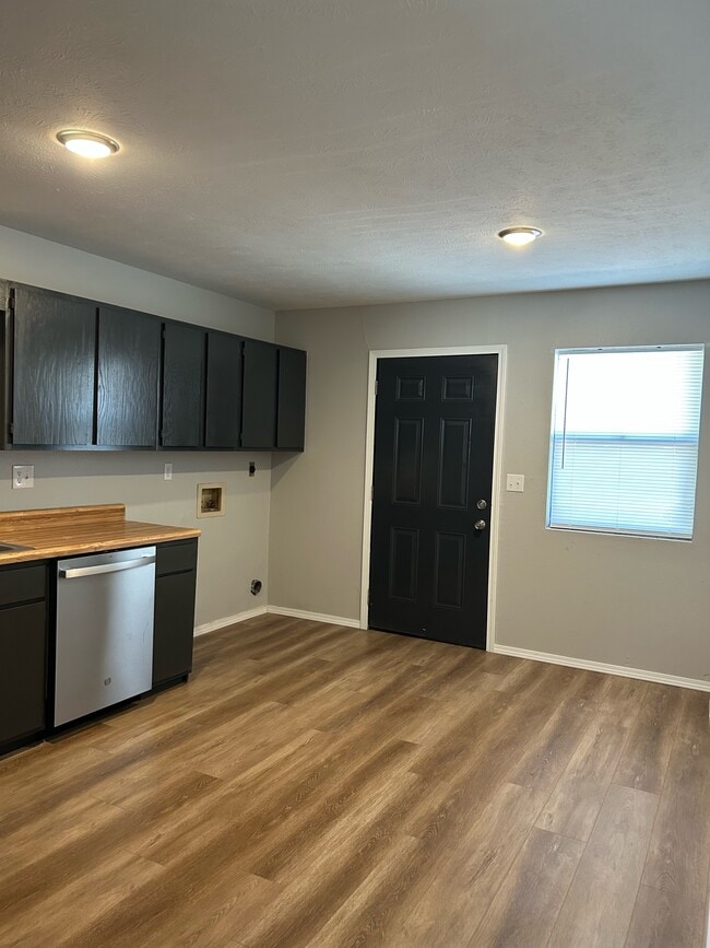 Building Photo - 172 Brooke Lynn Dr