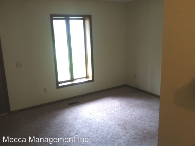 Foto del edificio - 28309-28317 Simmons Rd