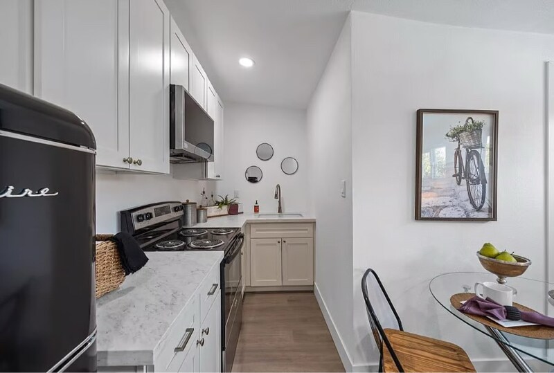 Foto principal - 5700 State Ave