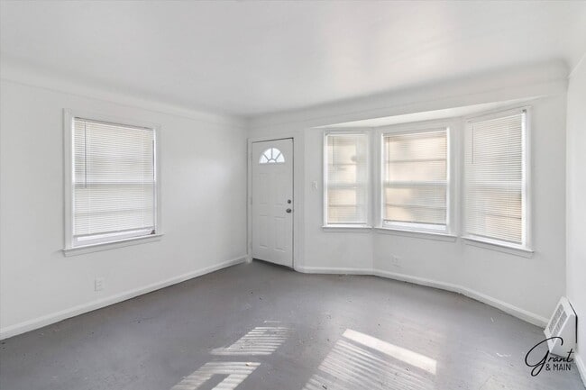 Foto del edificio - 3 bedroom ranch $1200