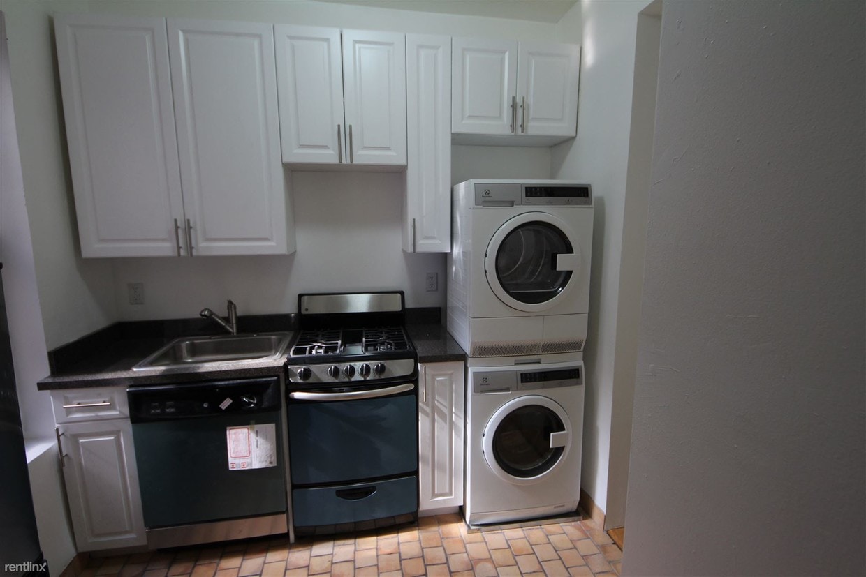 Primary Photo - 4 br, 1 bath Apartment - 565 W 174th St