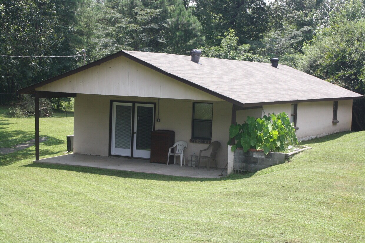 Primary Photo - 3303 Peaceway Dr