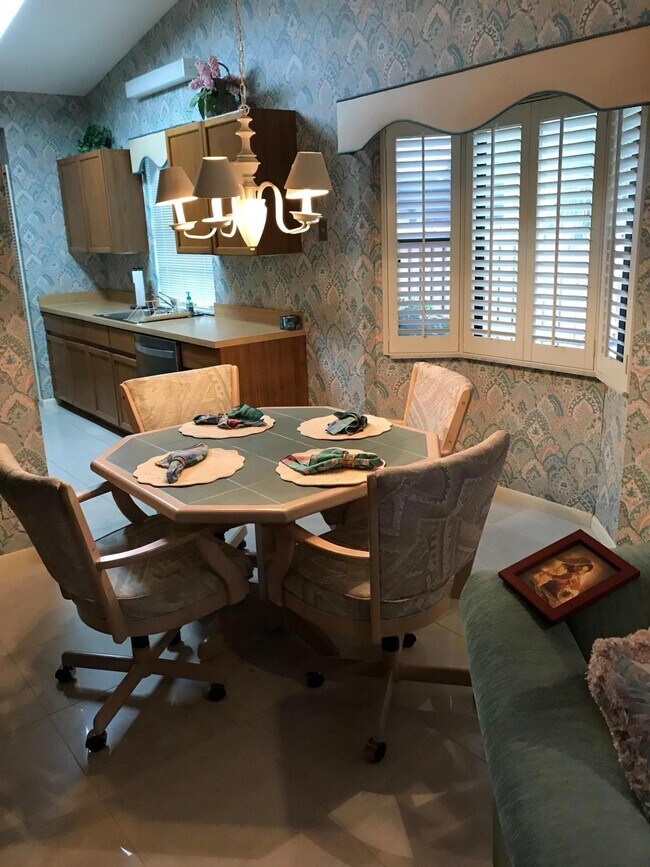 Foto del edificio - 8810 SE Eaglewood Way