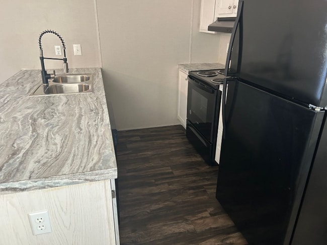 Foto del edificio - 1129 Morning Glory Cir