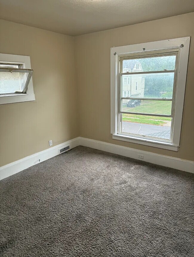 Foto del edificio - 536 E 123rd St