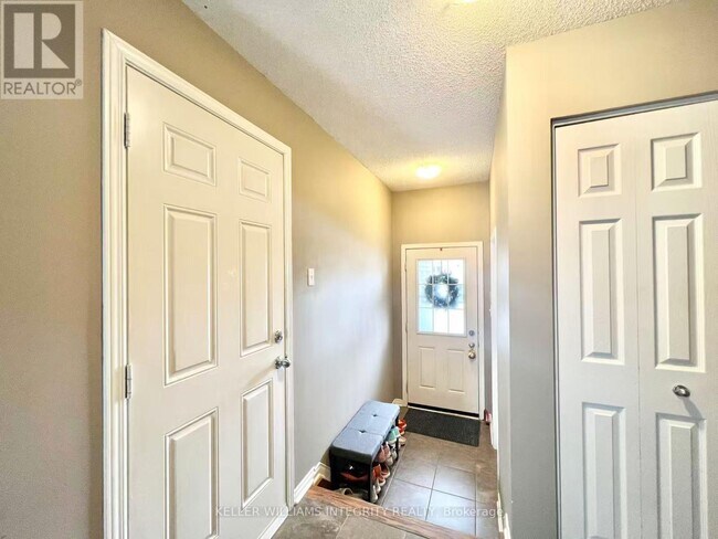 Building Photo - 144 Maravista Dr