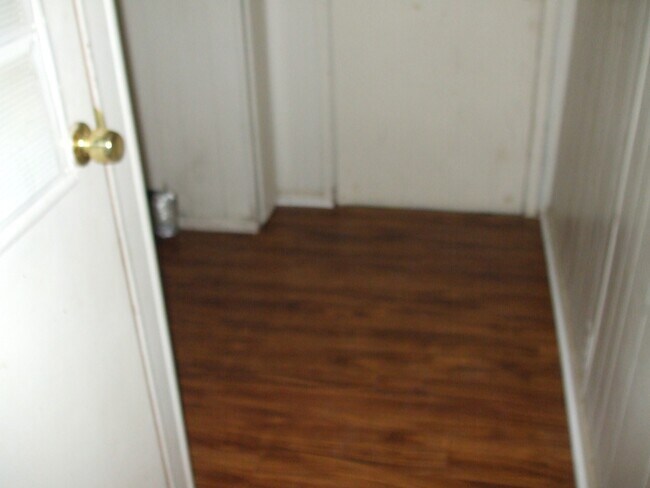Foto del edificio - Half month rent credit for approved tenant. 3 bed 2 bath manufactured with new flooring