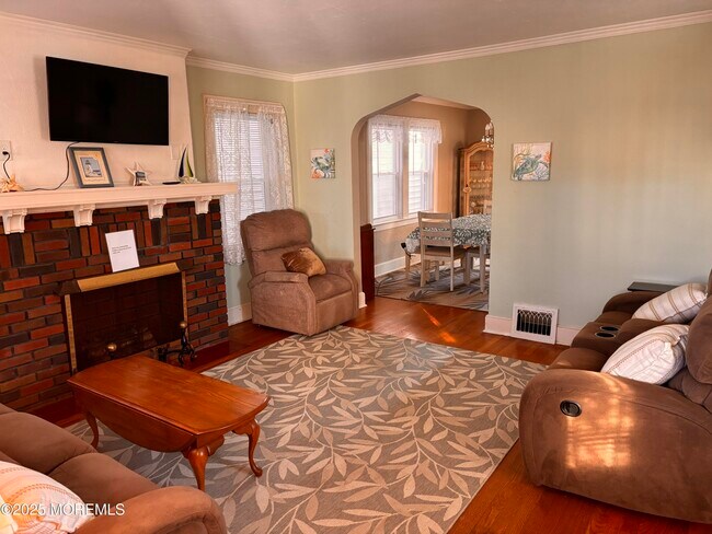 Foto del edificio - 411 Lincoln Ave