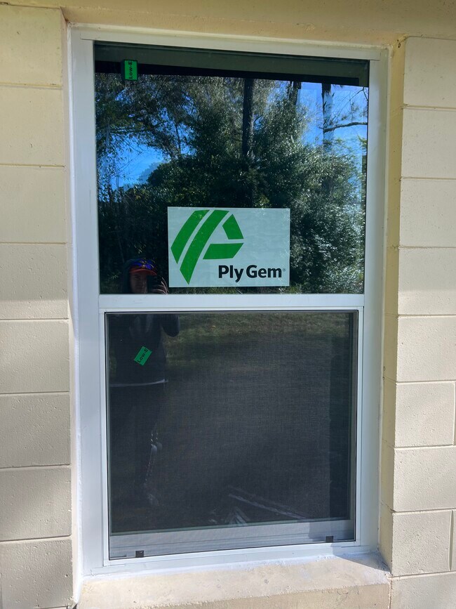 Foto del edificio - 321 E Primrose Ln