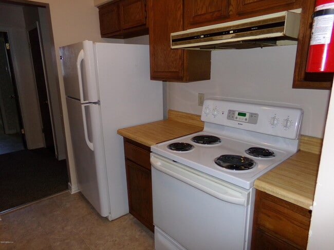 Building Photo - 460 Crabapple Ct