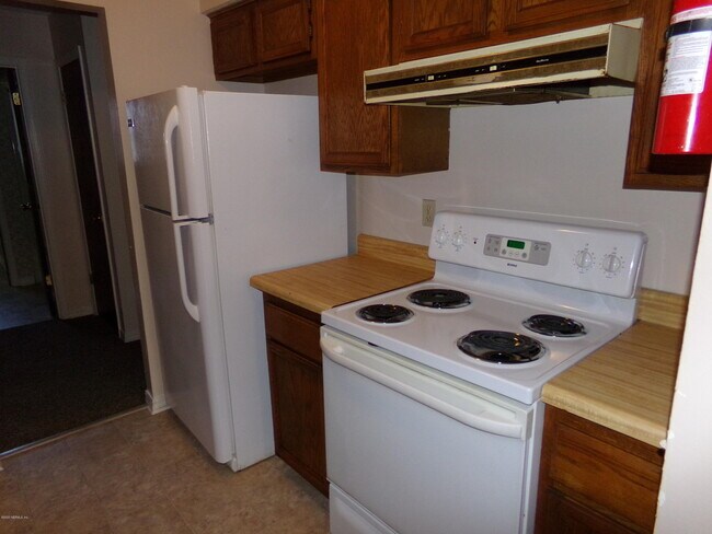 Foto del edificio - 460 Crabapple Ct
