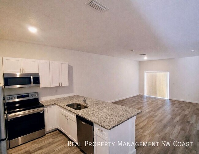 Foto del edificio - 2224 Kenneth Ave S