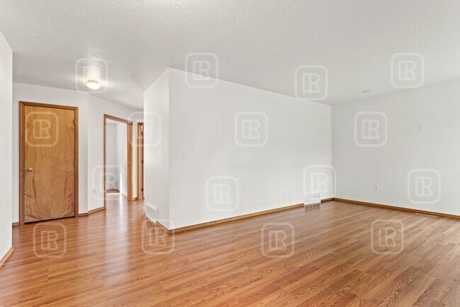 Building Photo - 1327 W Qualchan Dr