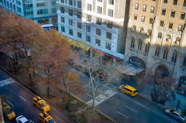 Building Photo - 235 W 75th St