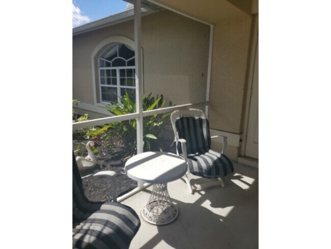 Foto del edificio - 3-bedroom 2 bath home in SW Cape Coral! Available Now!