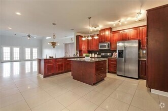 Building Photo - 1057 Marina Dr