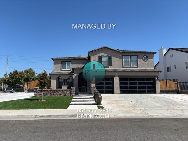 Building Photo - YOUR DREAM HOME AWAITS IN EASTVALE!! SOLAR...