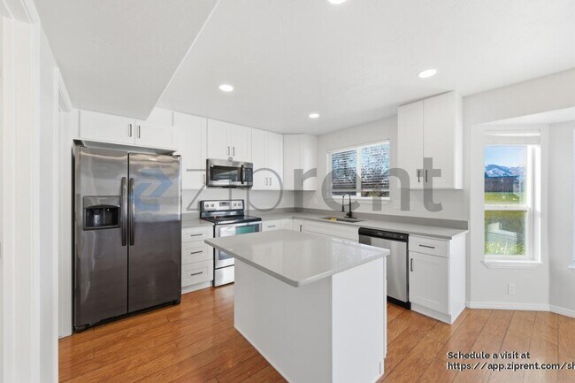 Foto del edificio - 7052 Devonna Rd