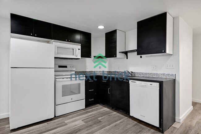 Foto del edificio - 2-bedroom, 1-bath basement unit