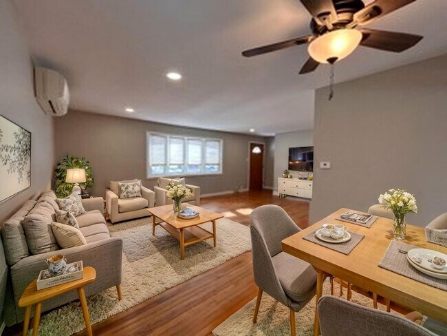 Foto del edificio - 326 W Adams St