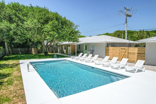 Building Photo - 107b A St