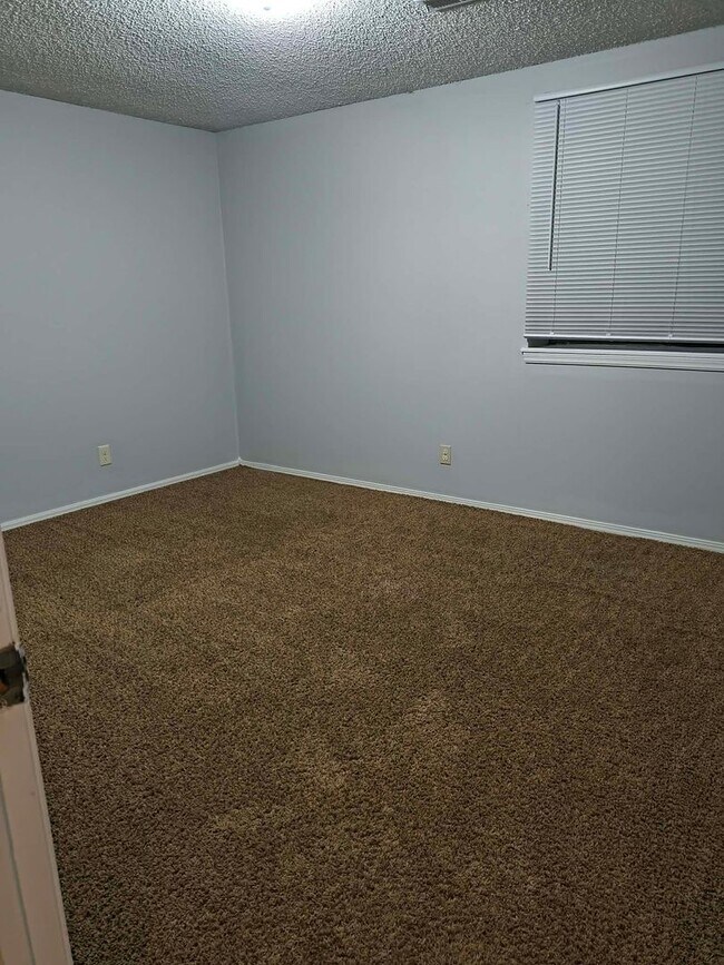 Building Photo - 1224 E Selma St