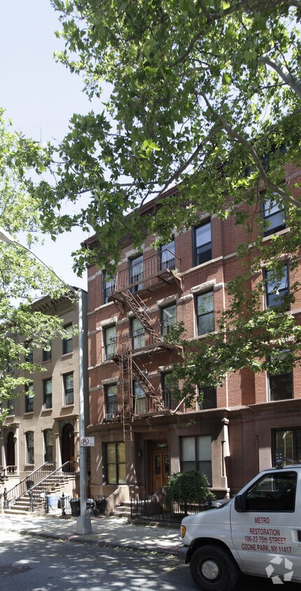 Primary Photo - 159 President St