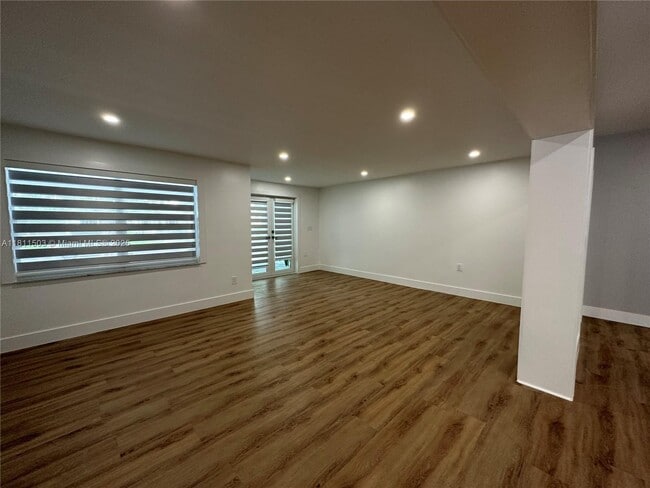 Foto del edificio - 6080 SW 16th St