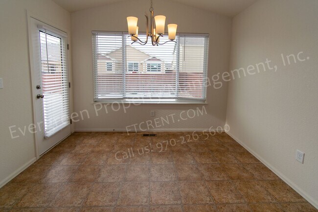 Foto del edificio - Fantastic 4 bedroom in Windsor! $500 Signi...