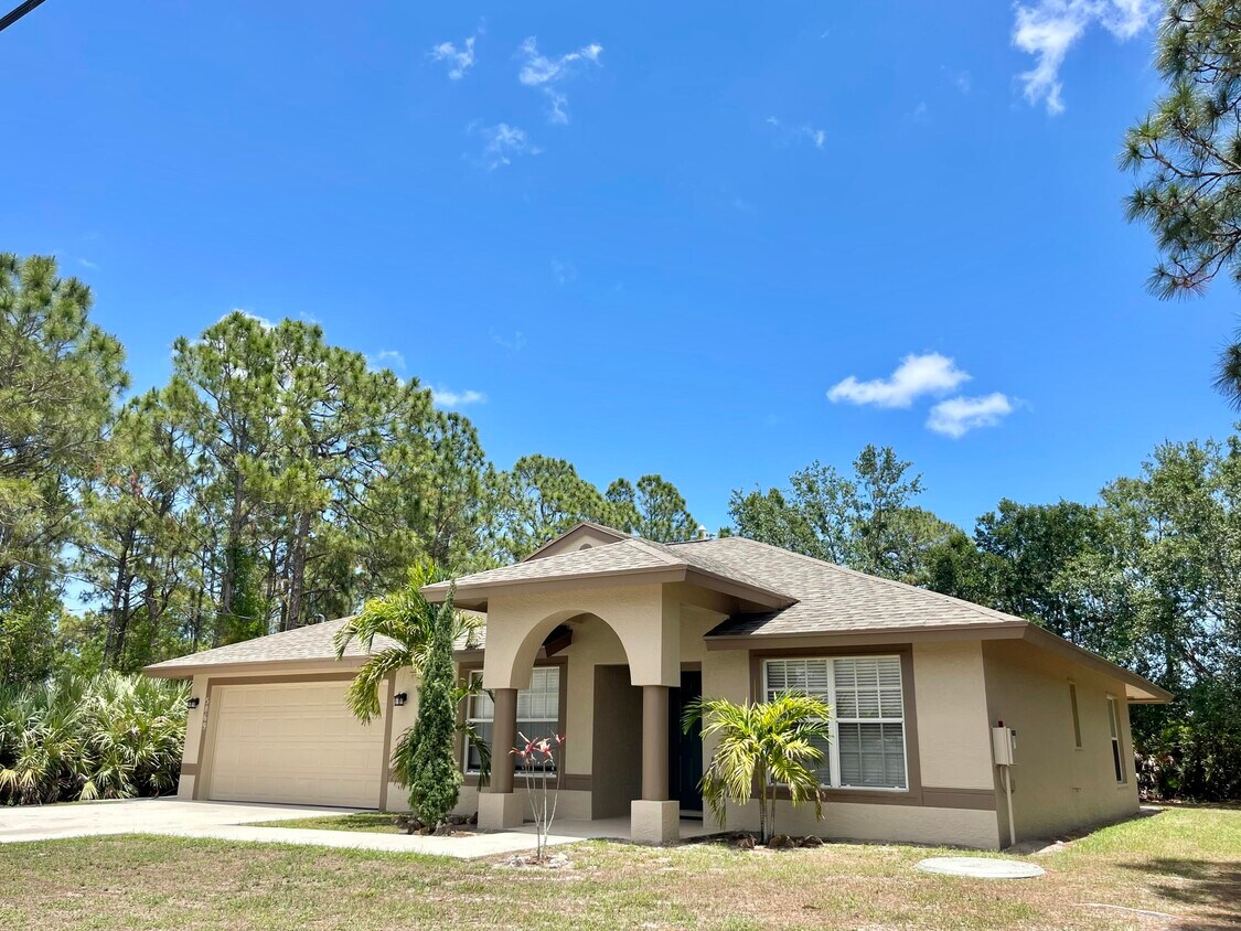 Foto principal - 5869 NW Carovel Ave