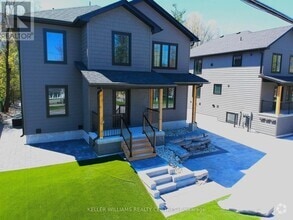Building Photo - 65 Holgate St