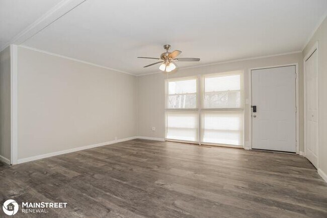 Foto del edificio - 6002 N VIRGINIA AVE, GLADSTONE, MO 64118