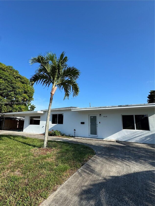 Foto principal - 6828 SW 5th St