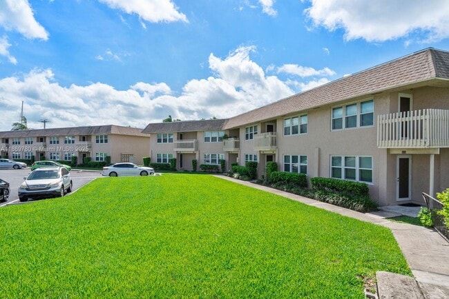 Building Photo - 311 Gulfstream Rd